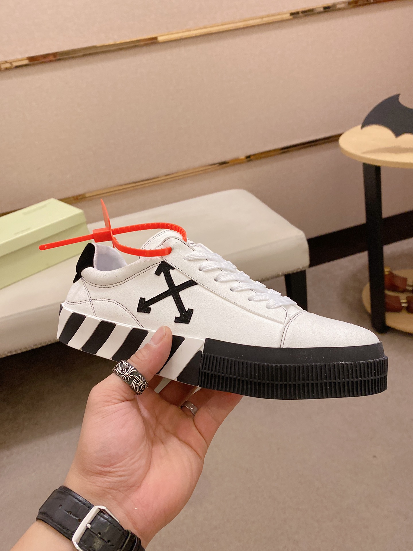 Off-White Low Vulc White Black (W) - vstockx