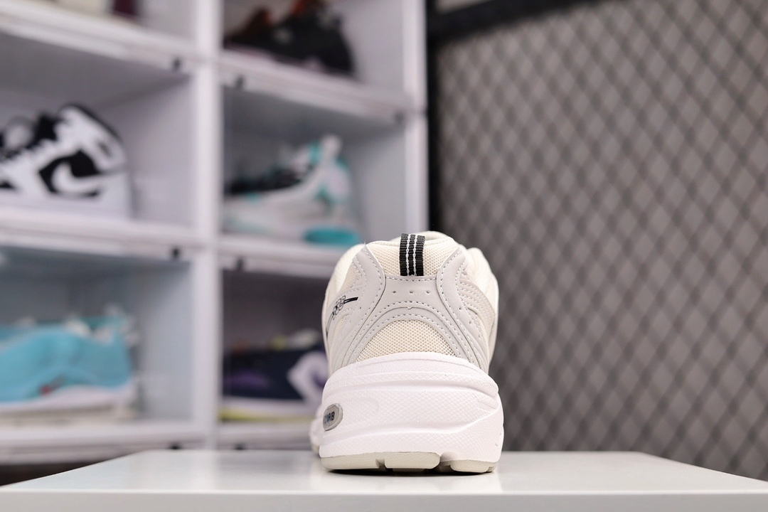 New Balance 530 Ivory - vstockx