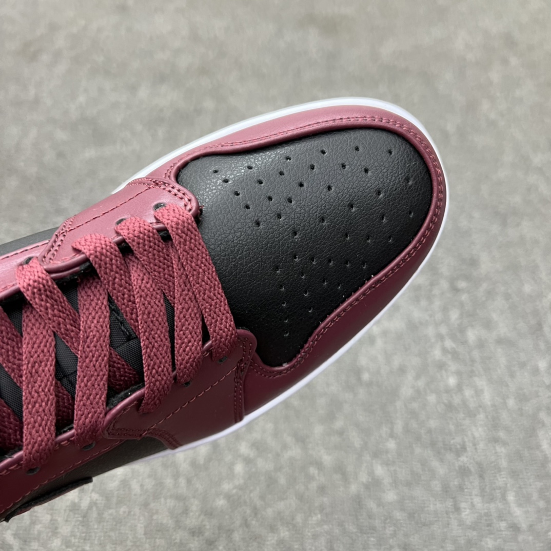 Jordan 1 Low Black Dark Beetroot (W) - vstockx