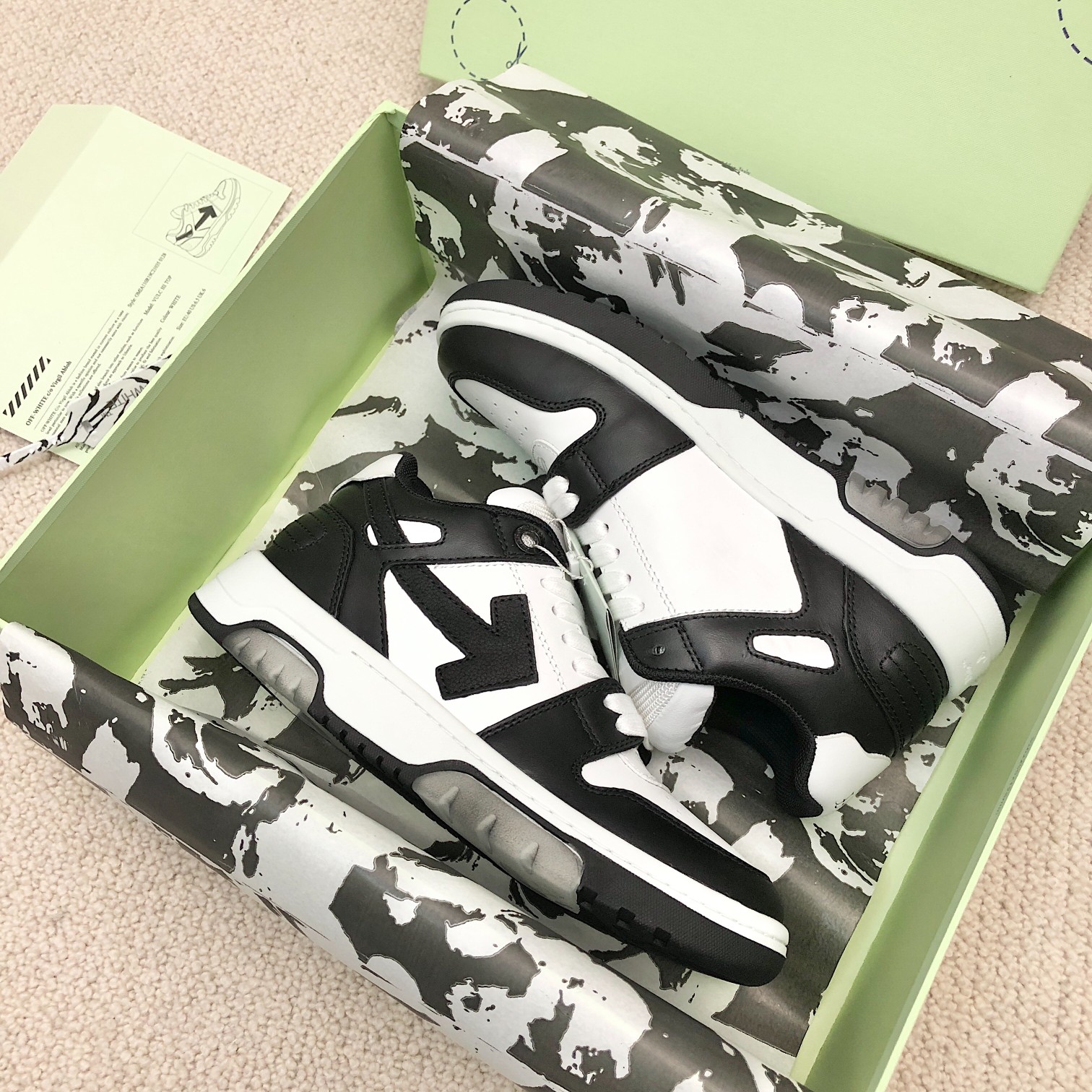 OFF-WHITE Out Of Office OOO Low Tops White Black White - vstockx