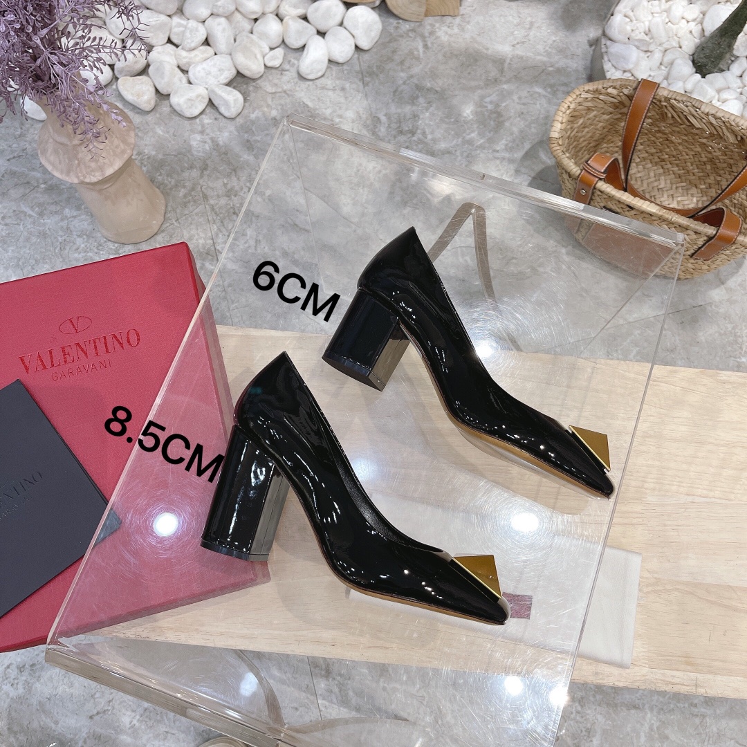 VALENTINO GARAVANI Roman Stud WOMEN 18 - vstockx