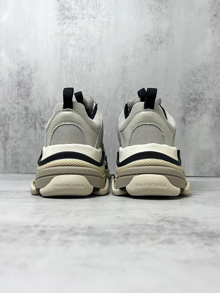 Balenciaga Triple S Beige - vstockx