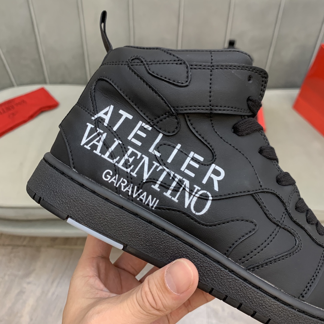 Valentino Garavani Atelier Shoes 07 Camouflage Edition Sneaker in Calfskin 1 - vstockx