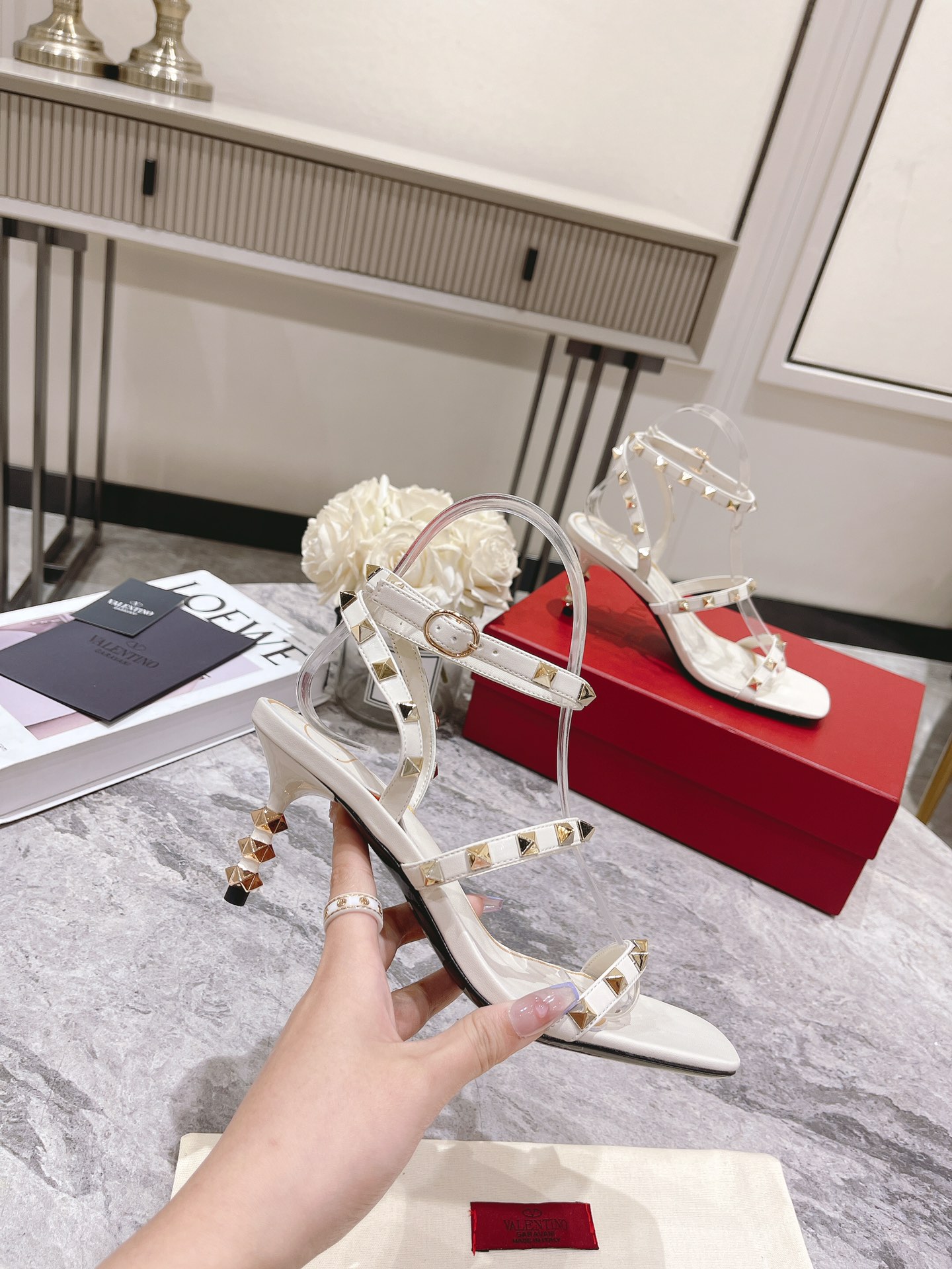 VALENTINO GARAVANI Rockstud WOMEN 4 - vstockx