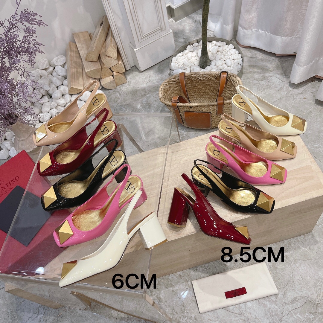 VALENTINO GARAVANI Roman Stud WOMEN 19 - vstockx