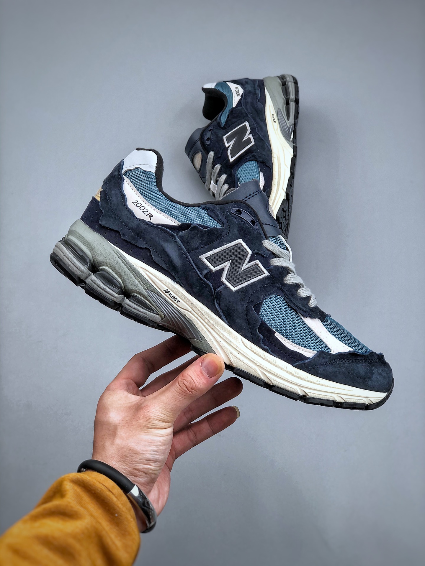 New Balance 2002R Protection Pack Dark Navy - vstockx