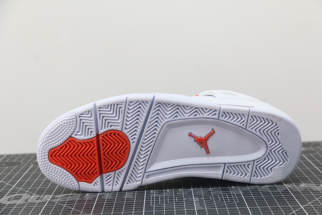 Jordan 4 Retro Metallic Orange - vstockx