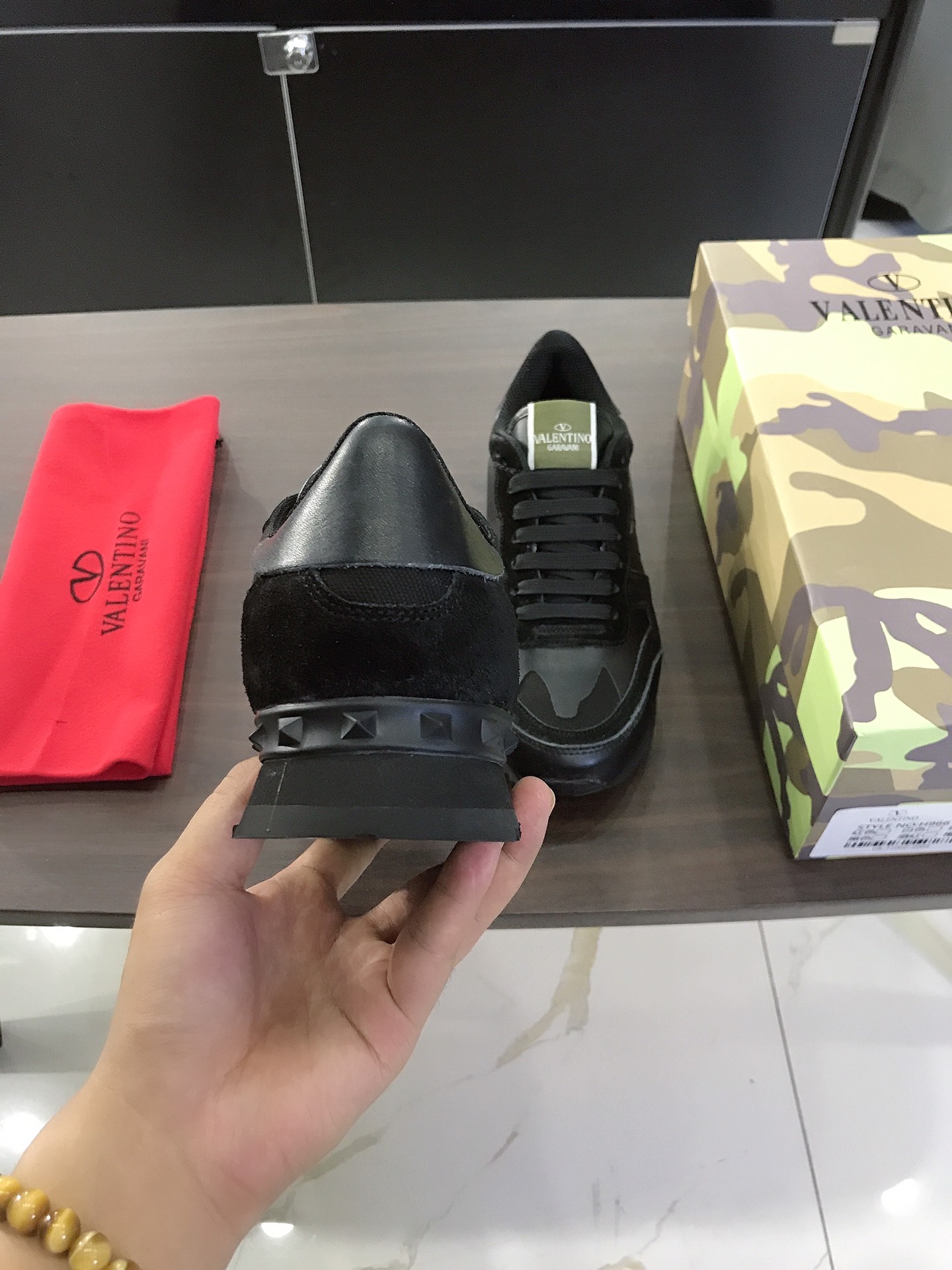 Valentino Garavani Rockrunner camouflage-print sneakers 7 - vstockx