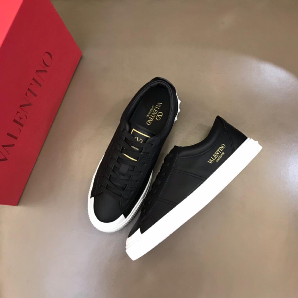 Valentino Garavani 236 - vstockx