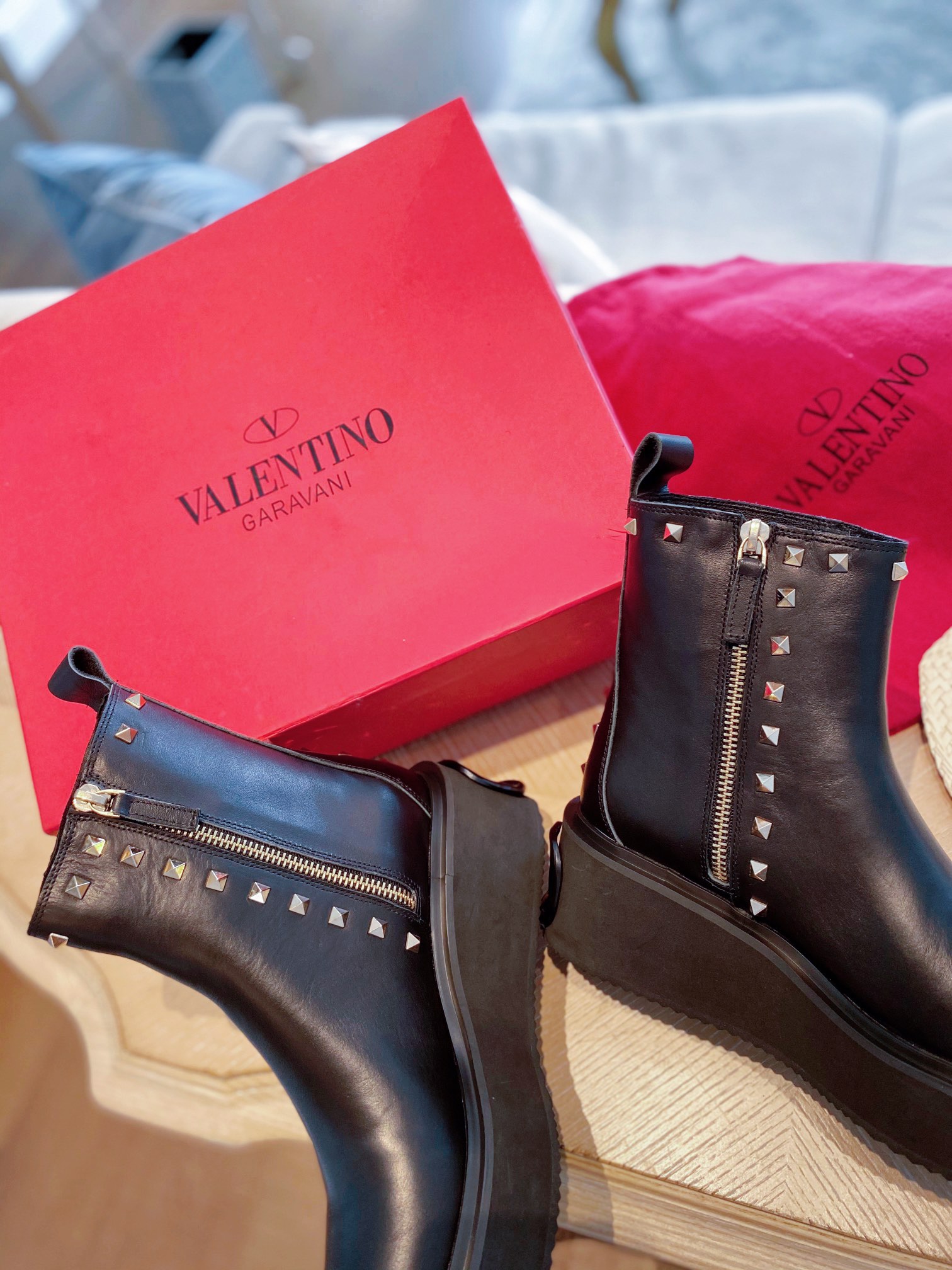 VALENTINO GARAVANI Roman Stud WOMEN 23 - vstockx