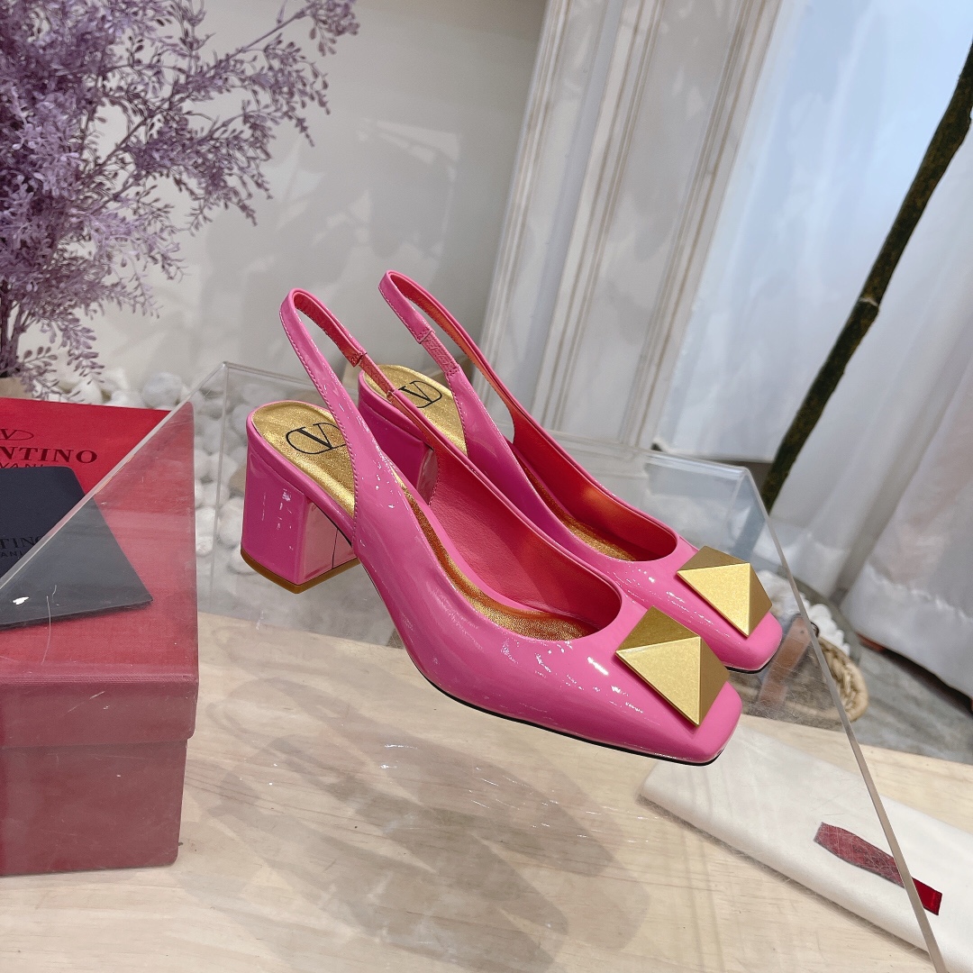 VALENTINO GARAVANI Roman Stud WOMEN 19 - vstockx