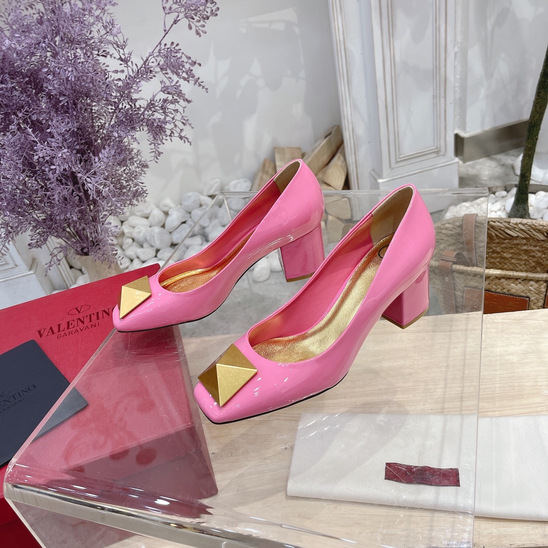 VALENTINO GARAVANI Roman Stud WOMEN 18 - vstockx