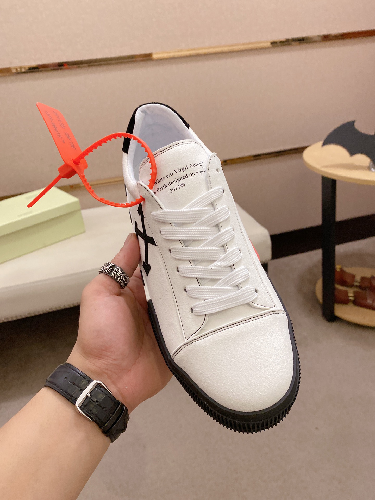 Off-White Low Vulc White Black (W) - vstockx