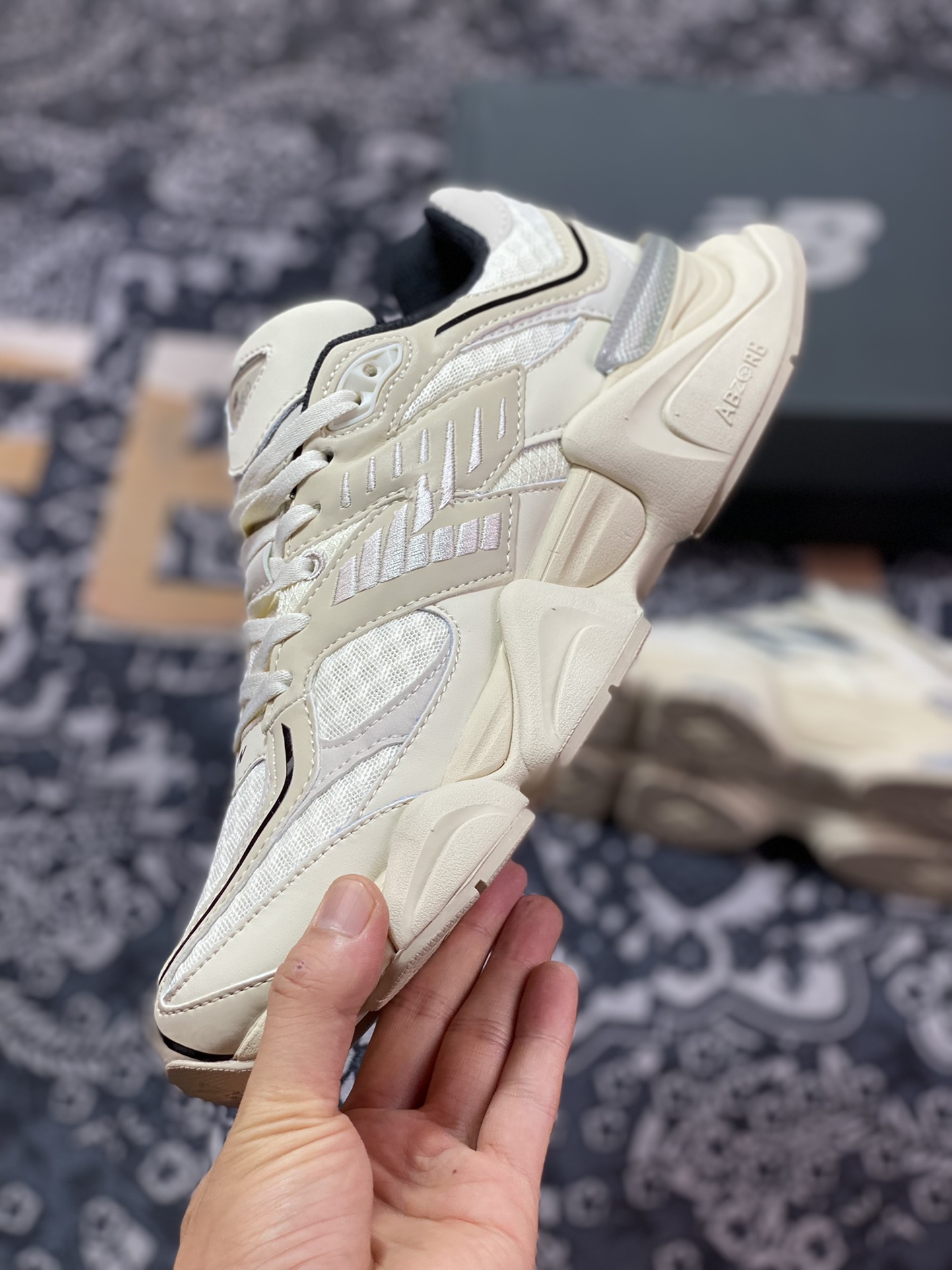 New Balance 9060 Turtledove Black Silver Metallic - vstockx