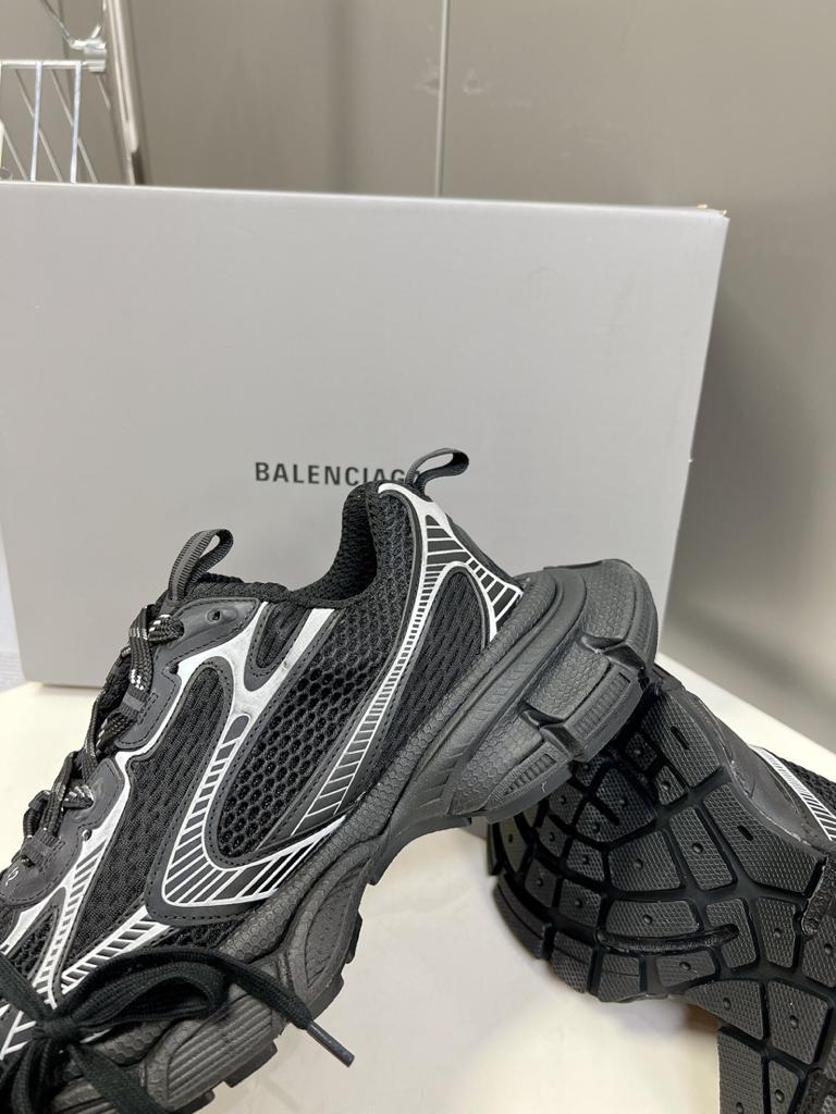 Balenciaga 3XL Black - vstockx
