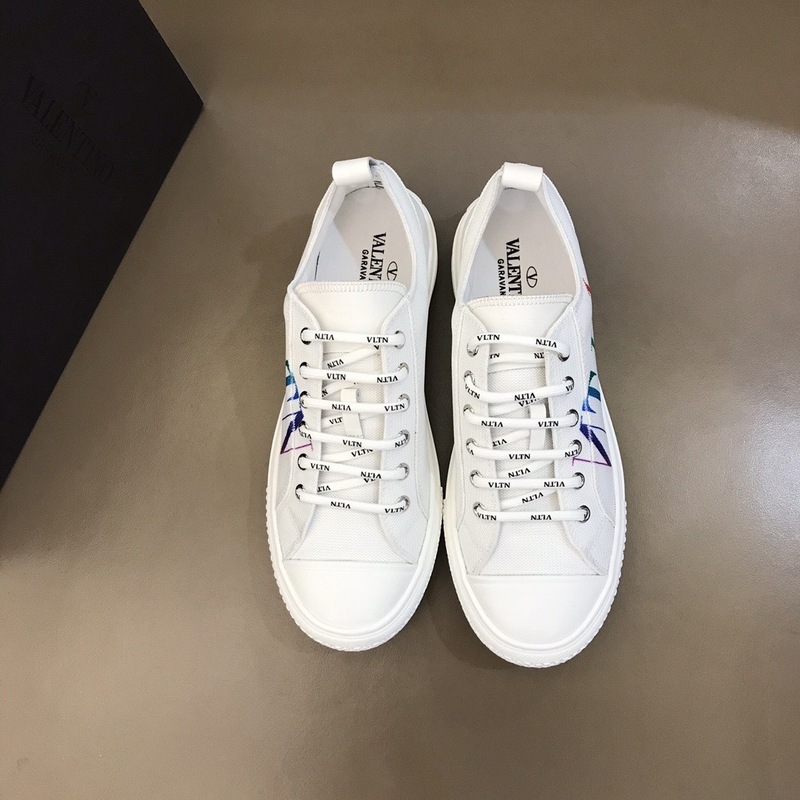 Valentino Garavani Giggies VLTN TIMES low-top sneakers 18 - vstockx