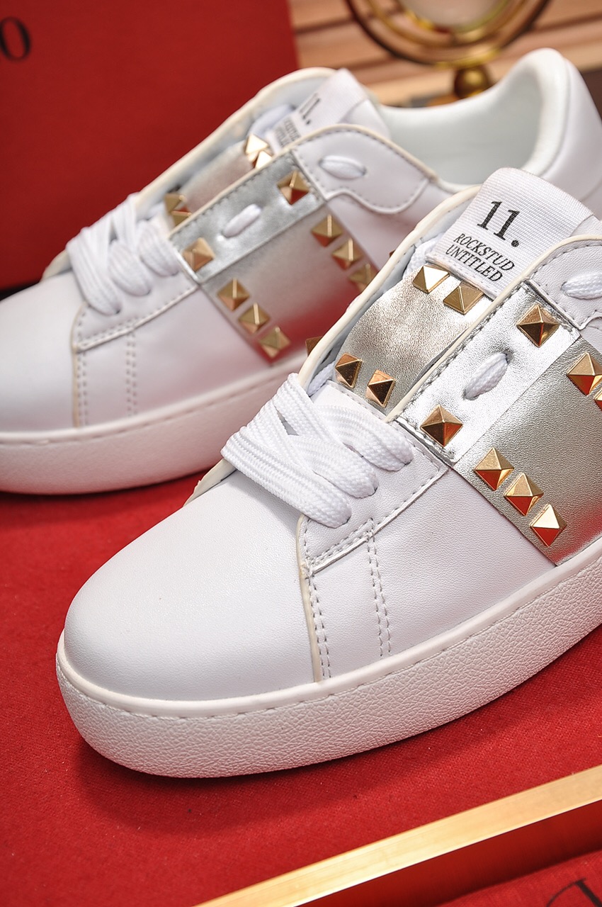 Valentino Garavani Rockstud Untitled calfskin sneaker 15 - vstockx