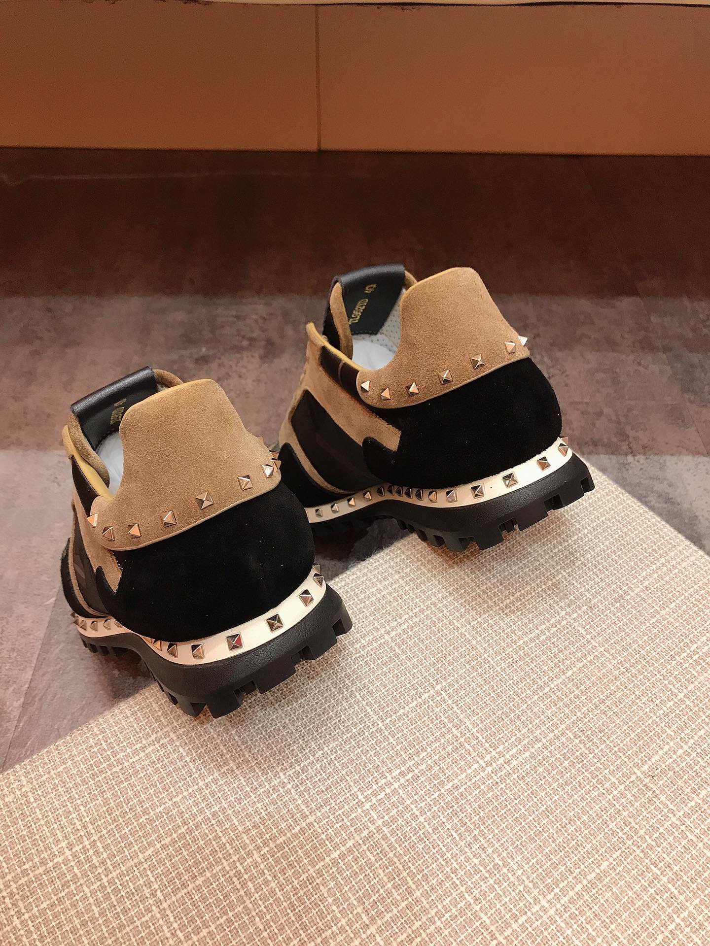 Valentino Garavani Rockrunner camouflage-print sneakers 24 - vstockx