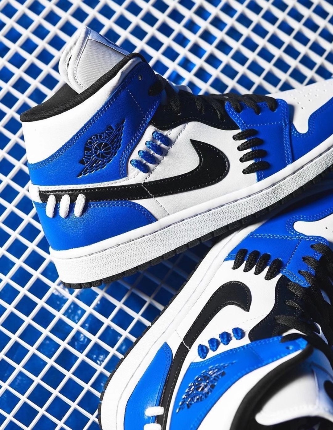 Jordan 1 Mid Sisterhood - vstockx