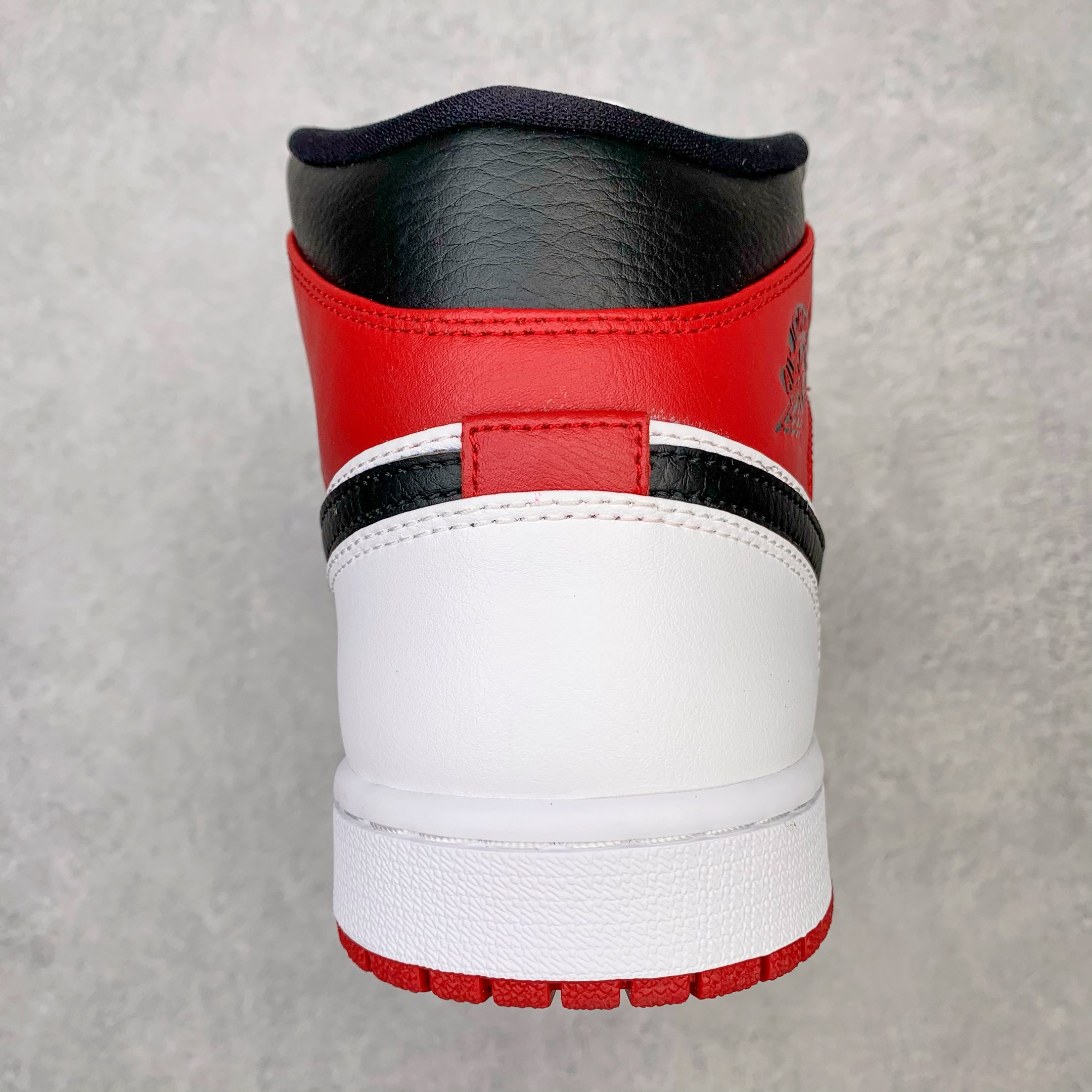 Jordan 1 Mid Chicago (2020) - vstockx
