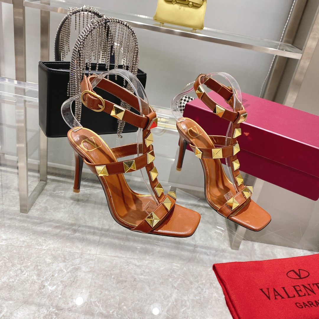 VALENTINO GARAVANI ROMAN STUD WOMEN 10 - vstockx