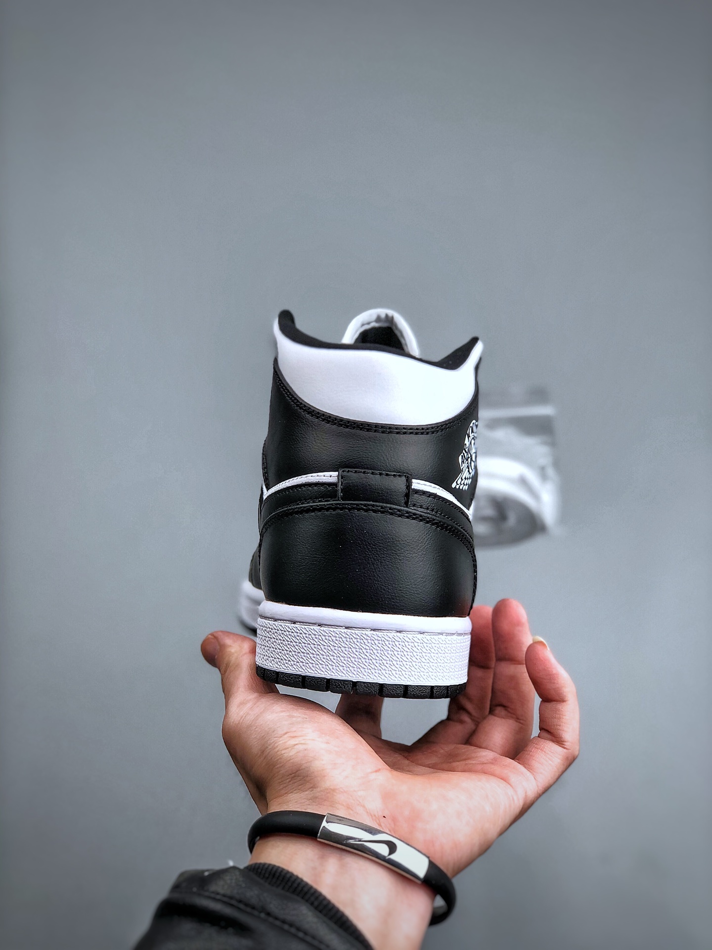 Jordan 1 Mid Panda (W) - vstockx