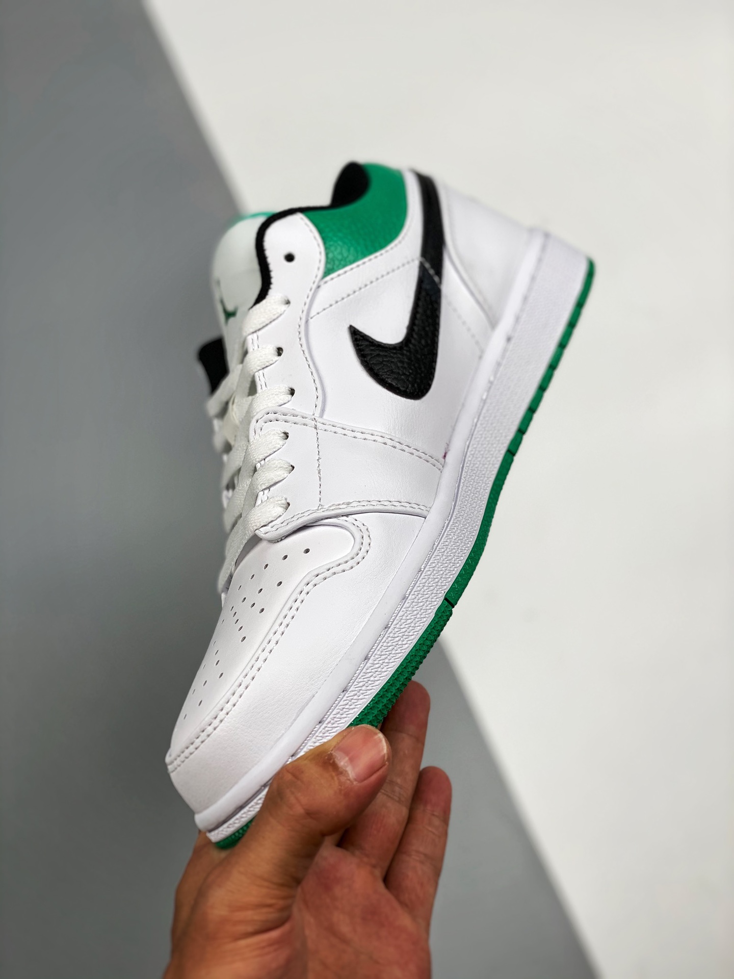 Jordan 1 Low White Lucky Green Black - vstockx