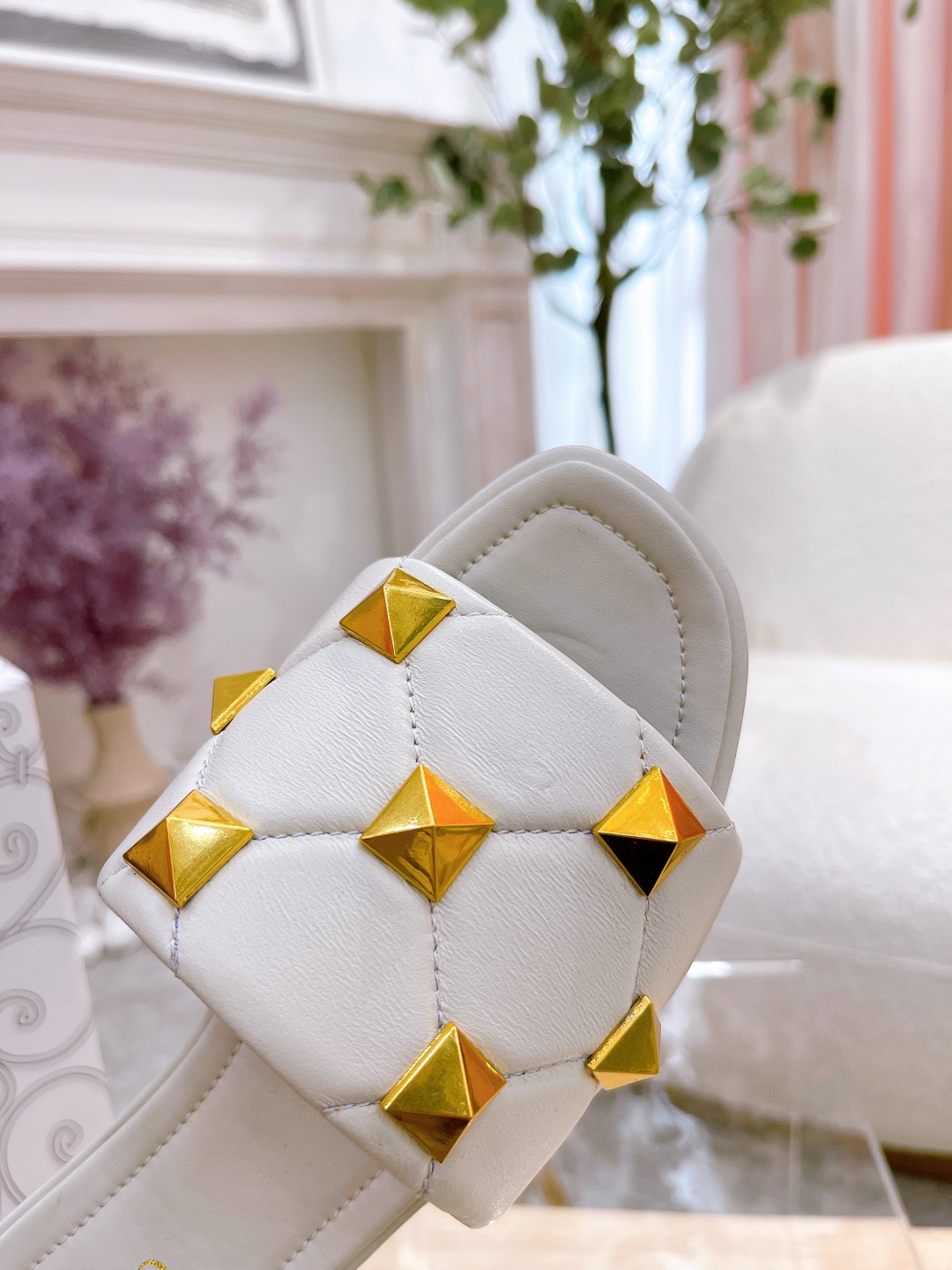 VALENTINO GARAVANI Roman Stud WOMEN 34 - vstockx