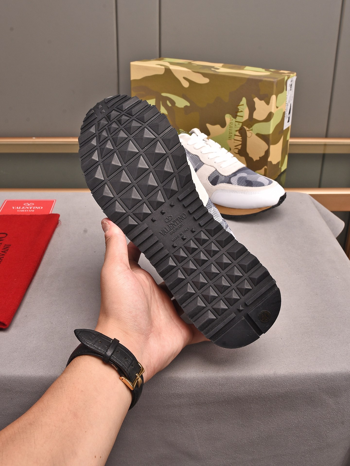 Valentino Garavani Rockrunner camouflage-print sneakers 10 - vstockx