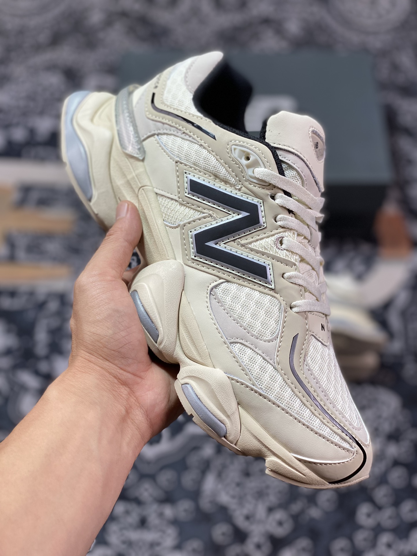 New Balance 9060 Turtledove Black Silver Metallic - vstockx