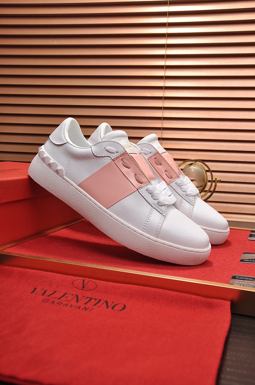 Valentino Garavani Rockstud Untitled calfskin sneaker 30 - vstockx