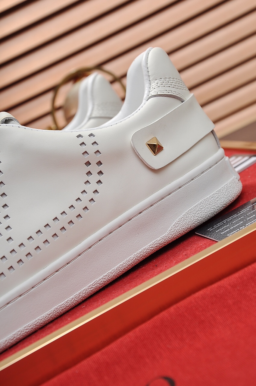 Valentino Garavani Backnet VLOGO low-top sneakers 1 - vstockx