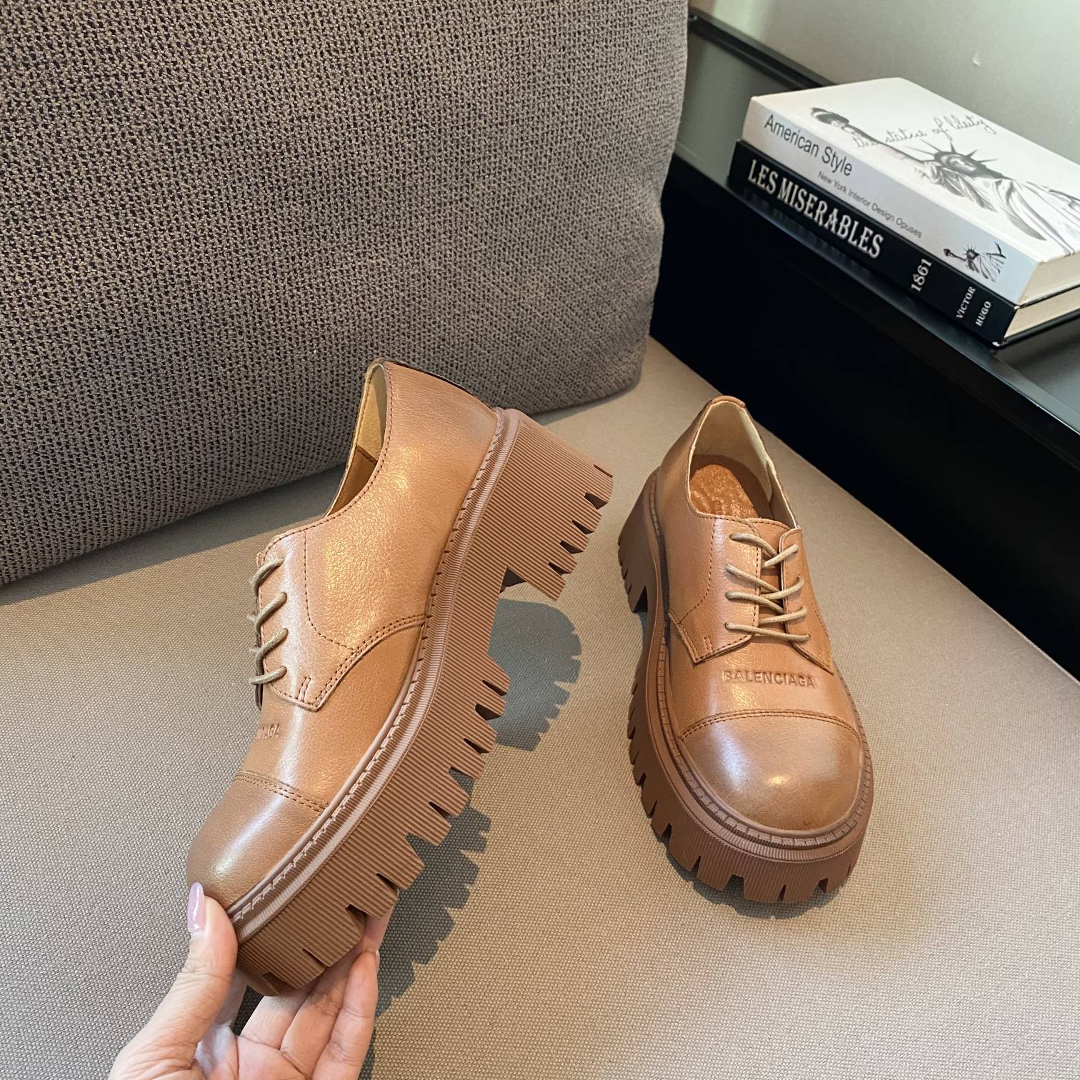 Balenciaga women 3 - vstockx