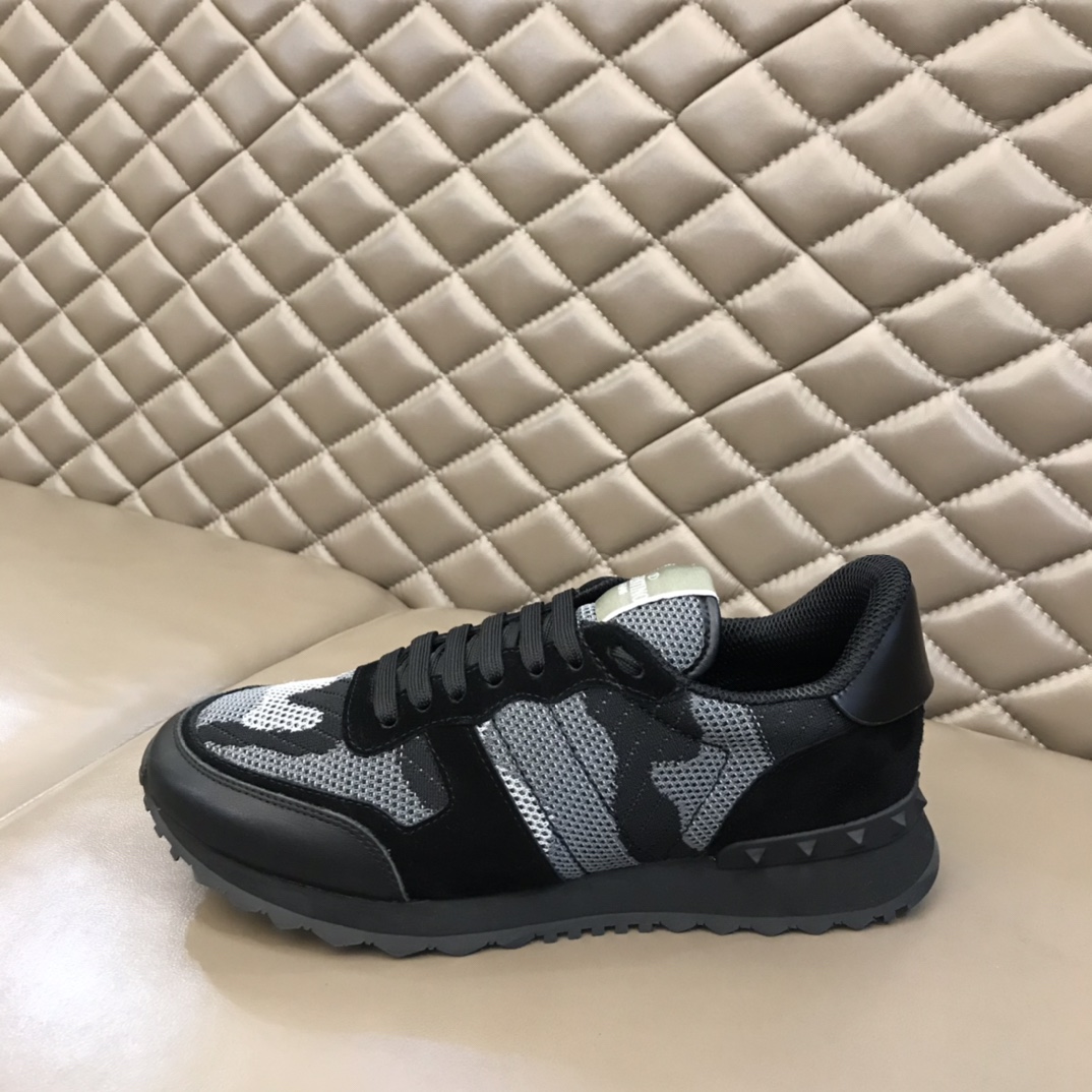 Valentino Garavani Rockstud Rockrunner 26 - vstockx