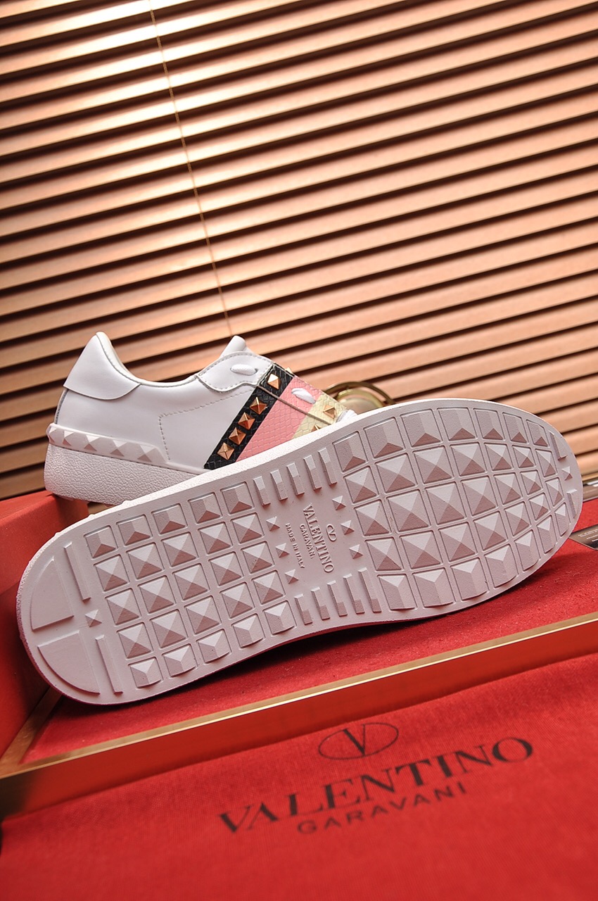 Valentino Garavani Rockstud Untitled calfskin sneaker 6 - vstockx