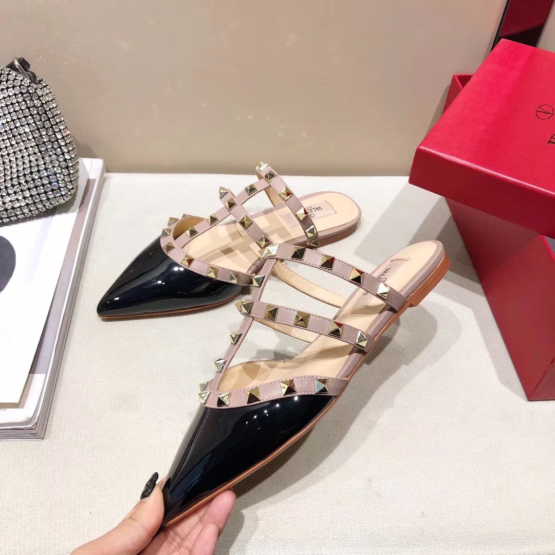 VALENTINO GARAVANI Roman Stud WOMEN 20 - vstockx
