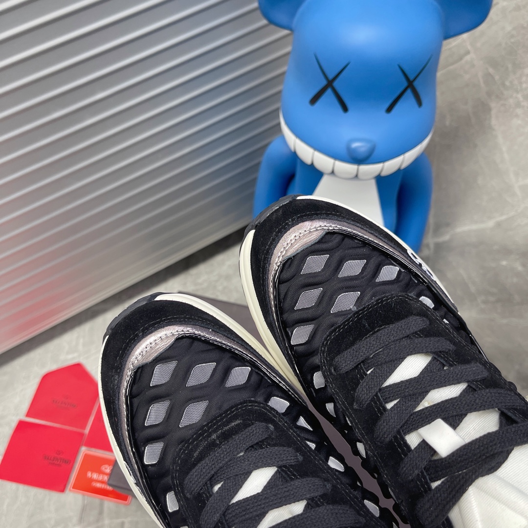 VALENTINO GARAVANI Ready Go Runner Sneaker 2 - vstockx