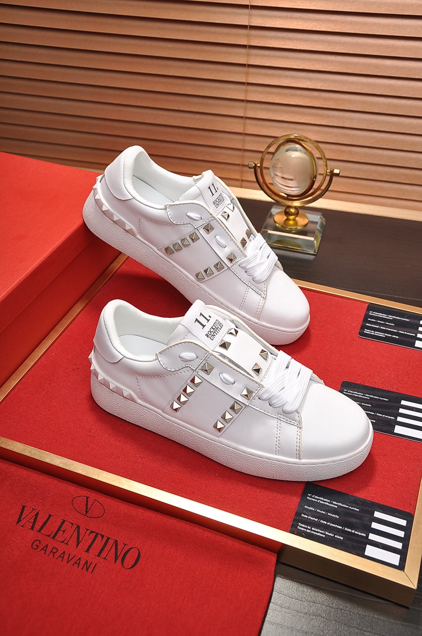 Valentino Garavani Rockstud Untitled calfskin sneaker 12 - vstockx