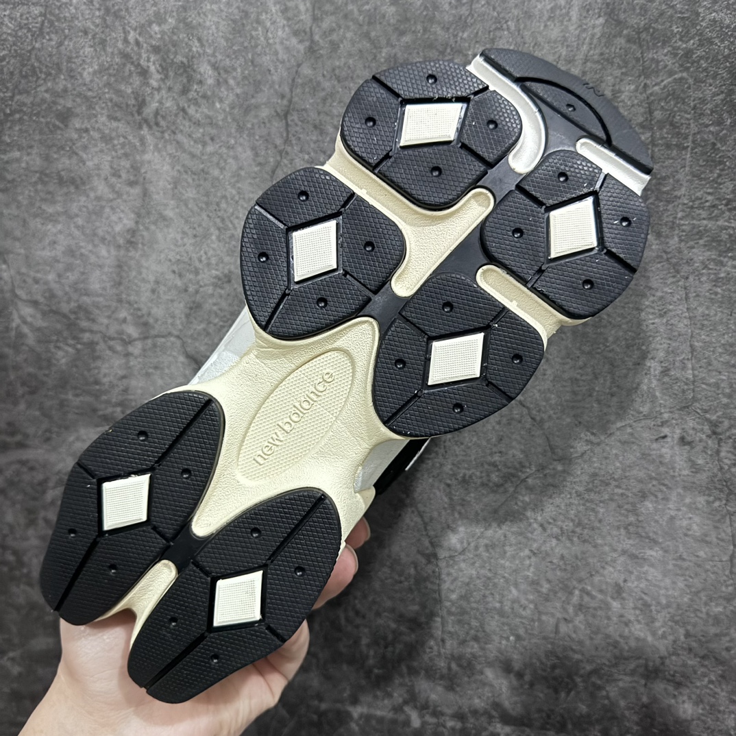 New Balance 9060 Black White - vstockx