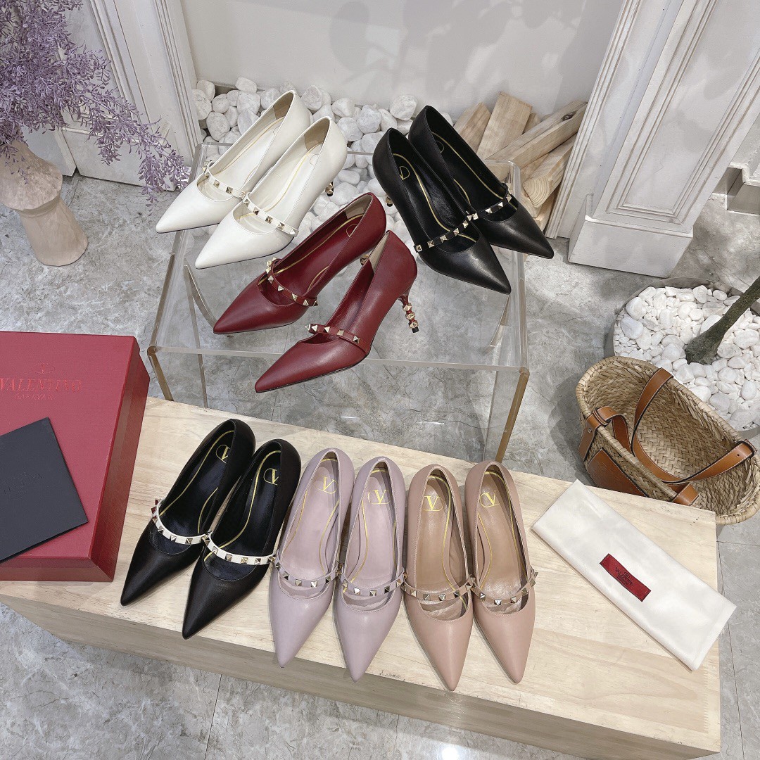 VALENTINO GARAVANI Roman Stud WOMEN 16 - vstockx