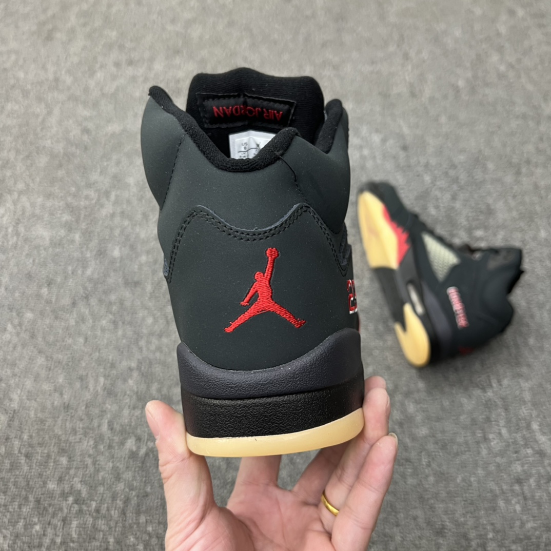 Jordan 5 Retro Gore-Tex Off-Noir (Women's) - vstockx