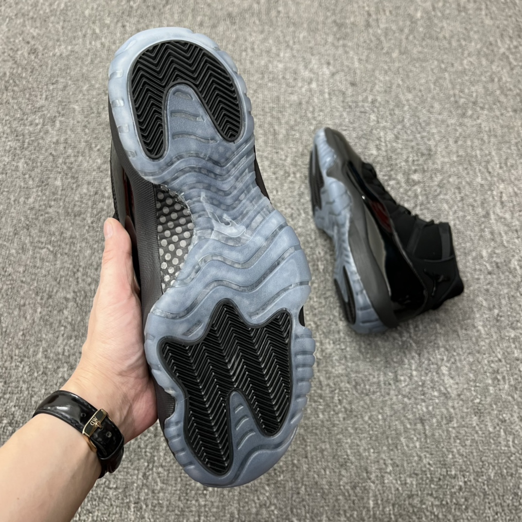 Jordan 11 Retro Cap and Gown - vstockx