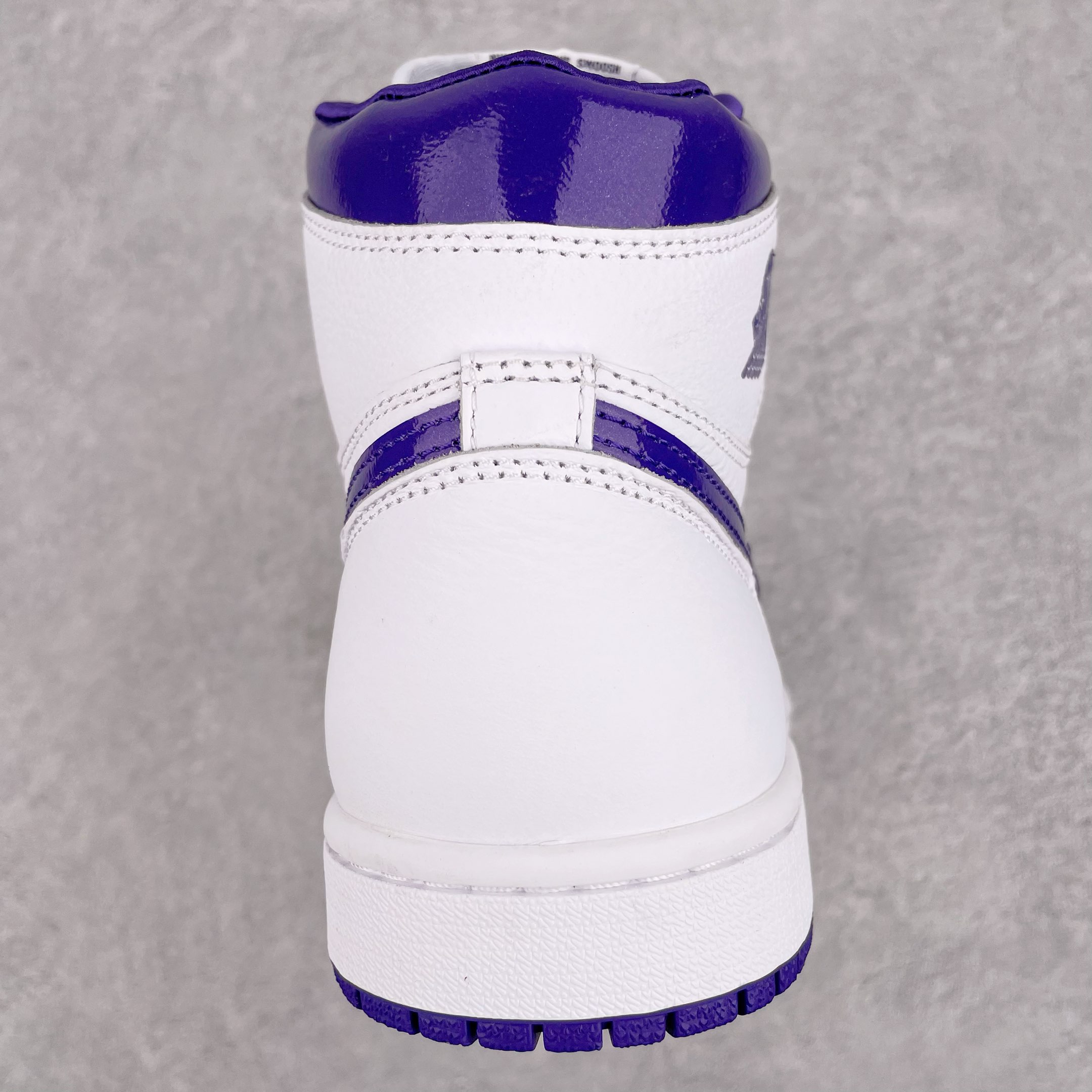 Jordan 1 Retro High Court Purple (W) - vstockx