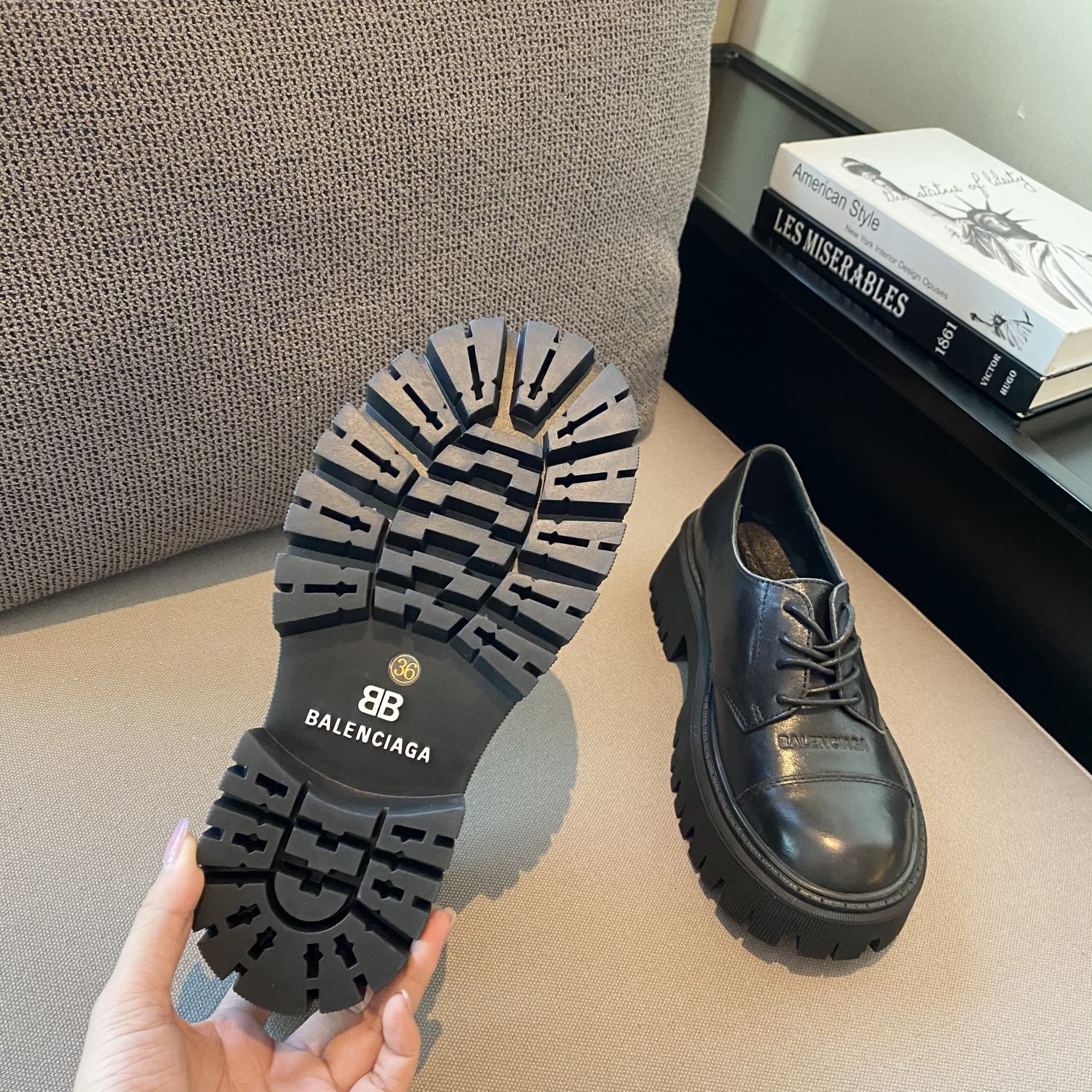 Balenciaga women 3 - vstockx