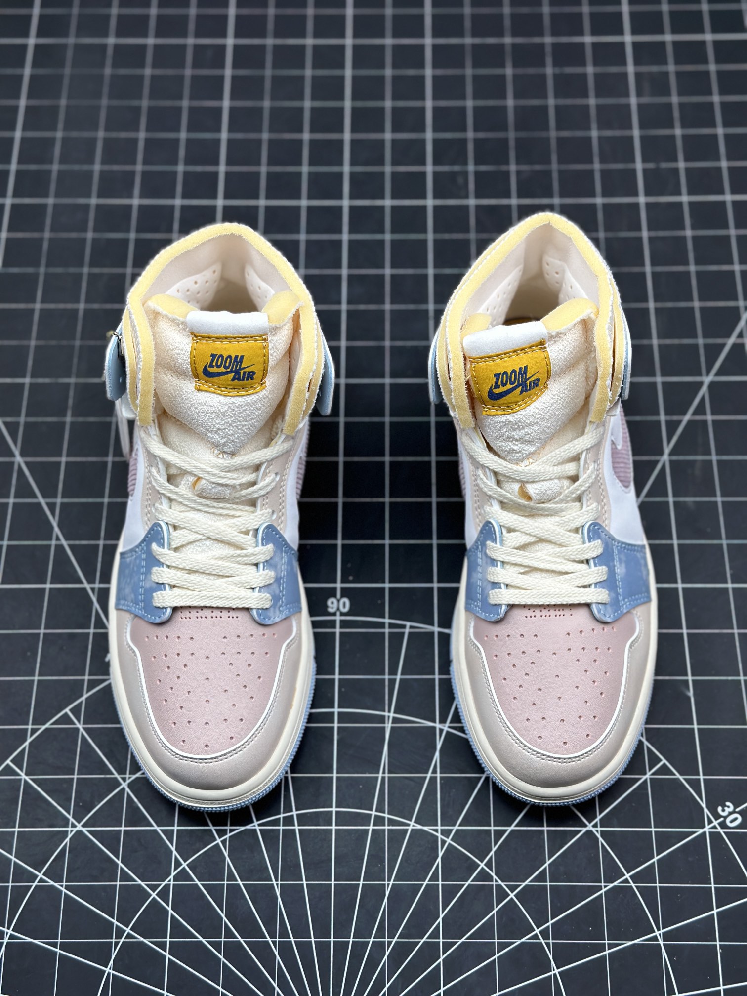 Jordan 1 High Zoom Air CMFT Pink Oxford (W) - vstockx