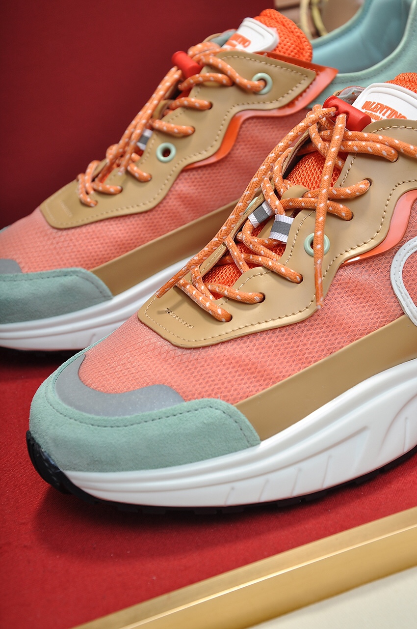 Valentino Garavani Low-top sneakers 22 - vstockx