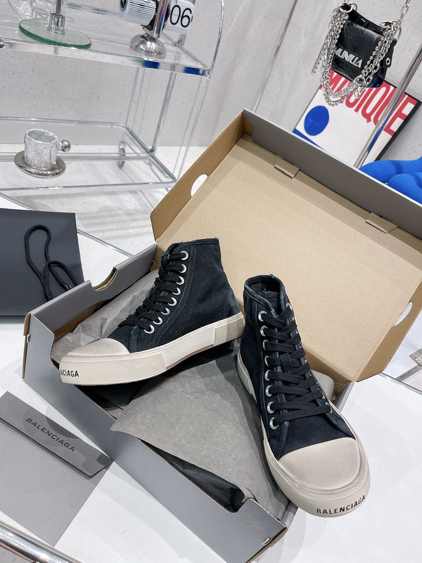 Balenciaga Paris Sneaker 3 - vstockx