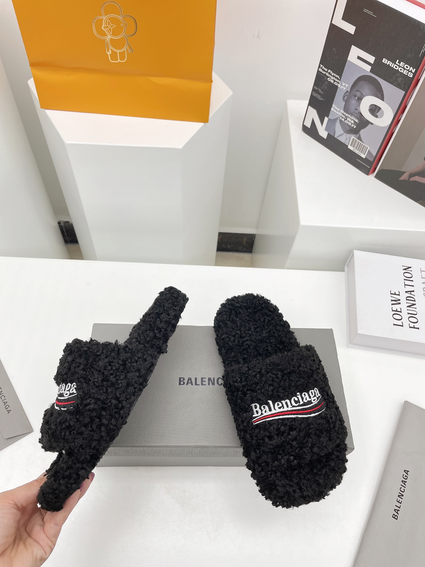Balenciaga women 4 - vstockx