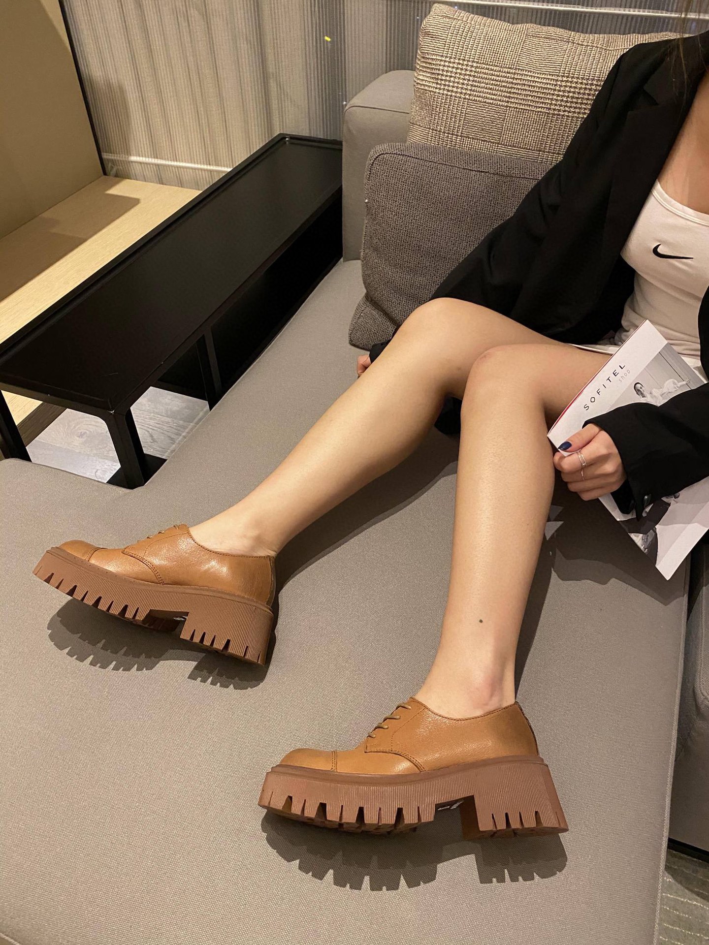 Balenciaga women 3 - vstockx