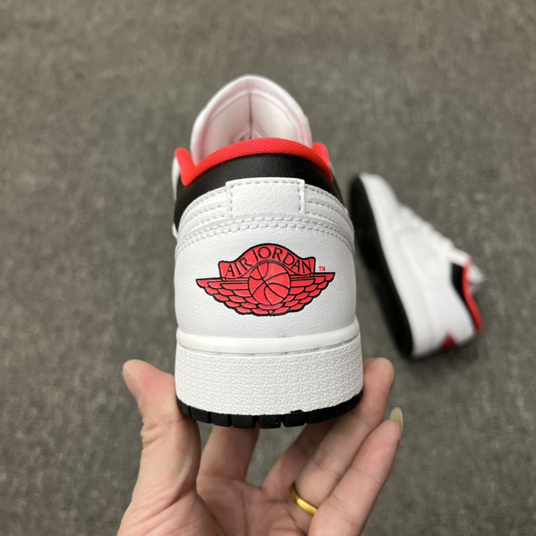 Jordan 1 Low White Black Infrared (GS) - vstockx